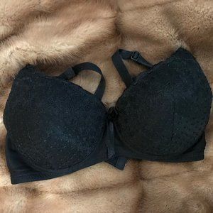 Pre-owned bra.
